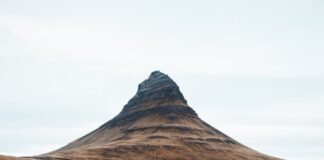 Stoicyzm: praktyczny przewodnik po znajdowaniu spokoju i odporności