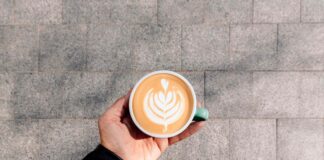 Кофеїн і запаморочення: чому ваша щоденна доза може спричиняти запаморочення