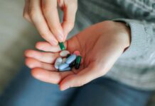 Tres suplementos comunes que pueden alterar tu sueño