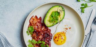 Nízkosacharidová dieta vs Keto: Jasný průvodce dietami na hubnutí