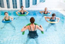 Aeróbic acuático: un camino de bajo impacto hacia el fitness y la fuerza