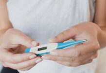 Розуміння низької температури тіла: причини, ризики та коли звертатися за допомогою