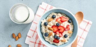 Zwiększ ilość białka na śniadanie: 9 sposobów na maksymalne wykorzystanie płatków owsianych