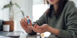 Comprensión de las pruebas de cetonas: análisis de sangre, orina y aliento