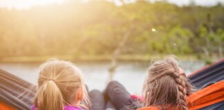 Melhores acampamentos familiares com crianças: 5 escolhas principais e 5 para pular